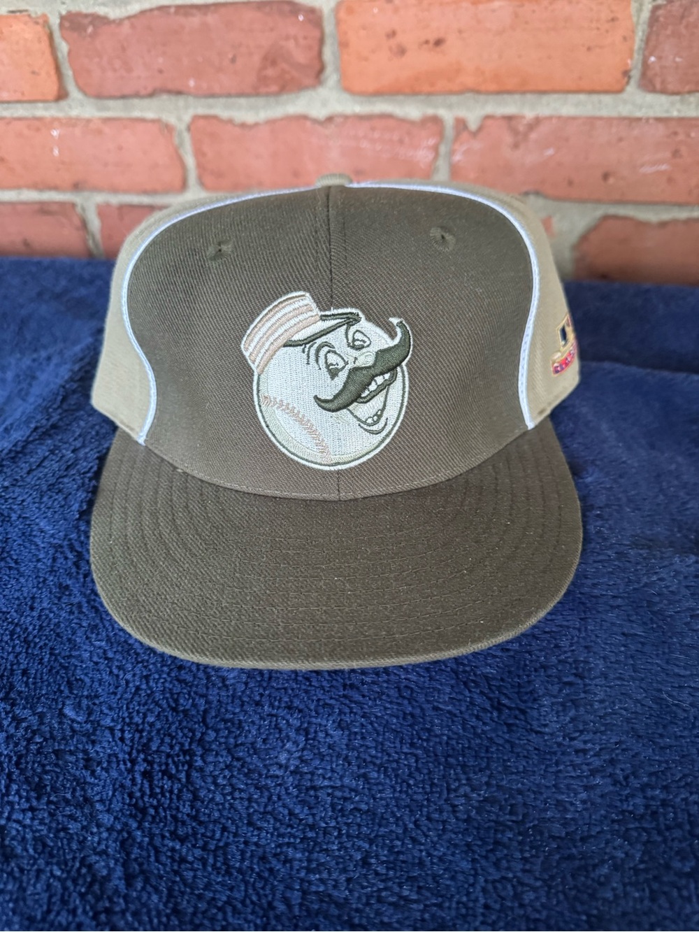 Vintage Cincinnati Reds Hat American Needle 7 1/4 Olive
Green Khaki Tan Mr Red